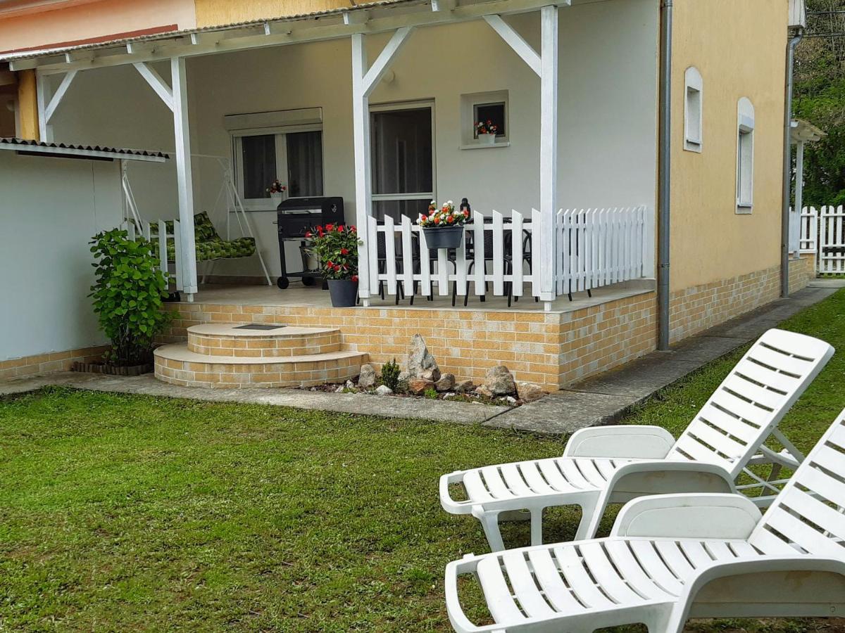 Holiday Home Balatonszarszo Eksteriør bilde
